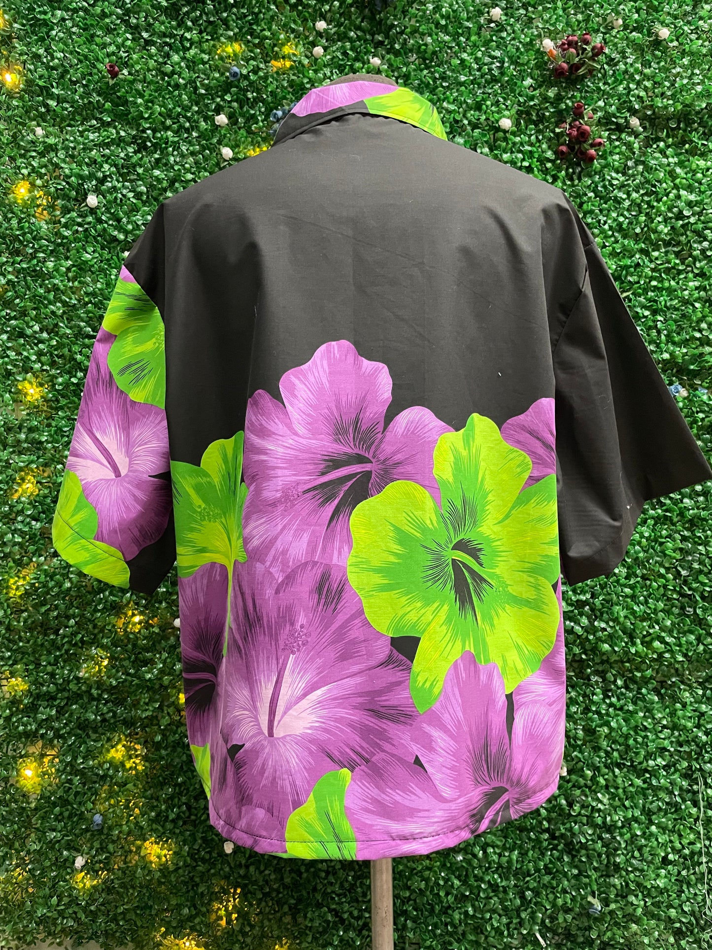 IVWHAT “ HAWAII HOLLYWOOD “ SHIRT